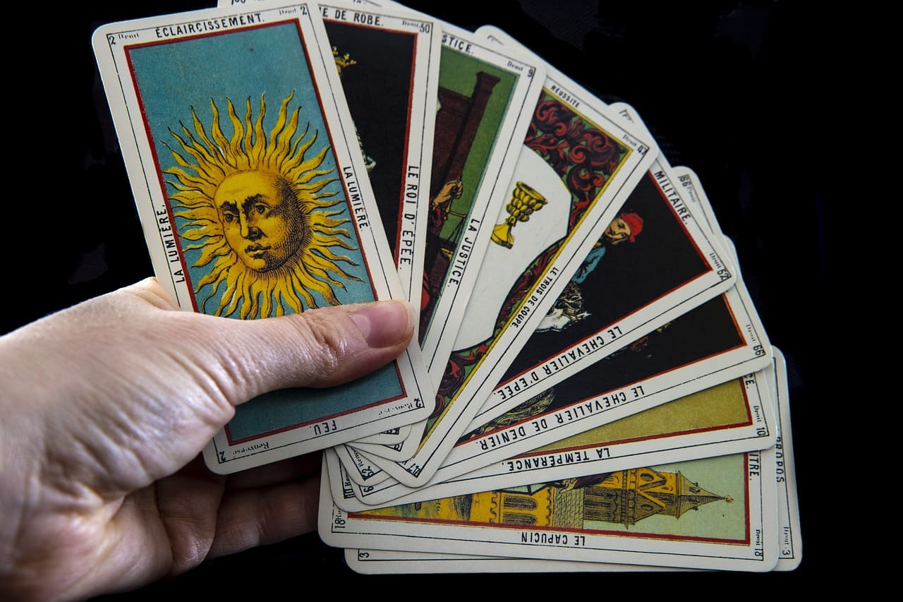 Understanding Oracle Cards and Love Readings