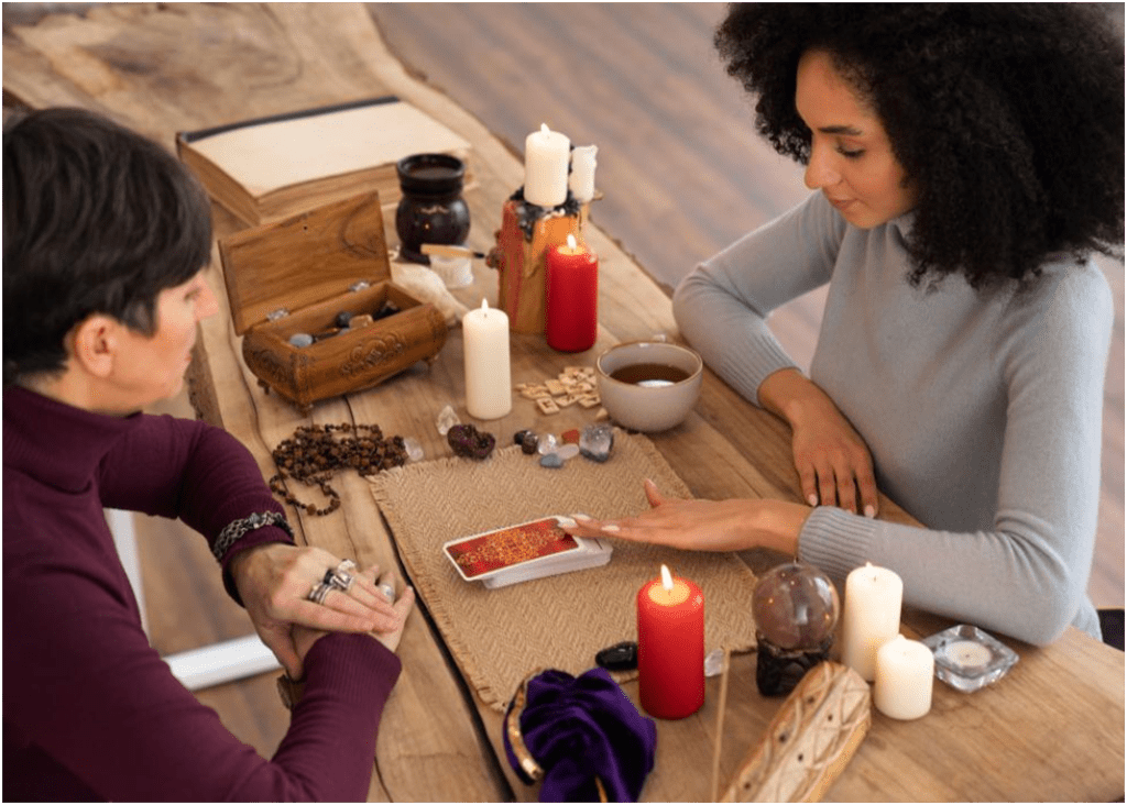 How Tarot Cards Help in Love